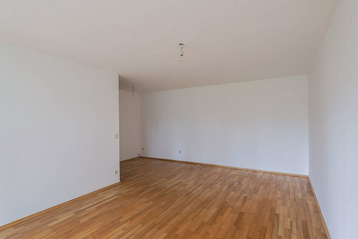 Wohnen mit Urlaubsflair: 3-Zimmer-Wohnung in Ingolstadt mit Gemeinschaftspool – Ingolstadt – Vorschaubild 4