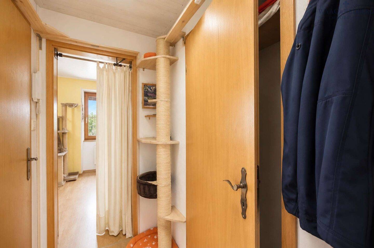 Kapitalanlage mit Potenzial - 2-Zimmer-Dachgeschosswohnung mit Garage! – Regensburg – Vorschaubild 3