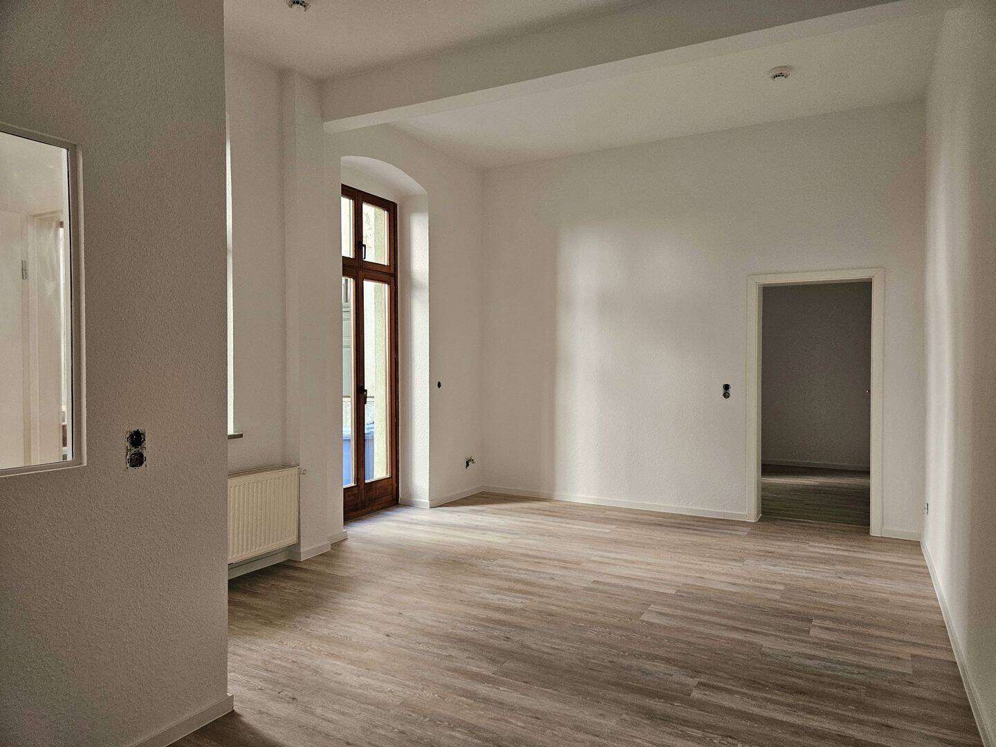 Mit Video: Kleine Terrassenwohnung im Innenhof mit Einbauküche – Magdeburg – Vorschaubild 6