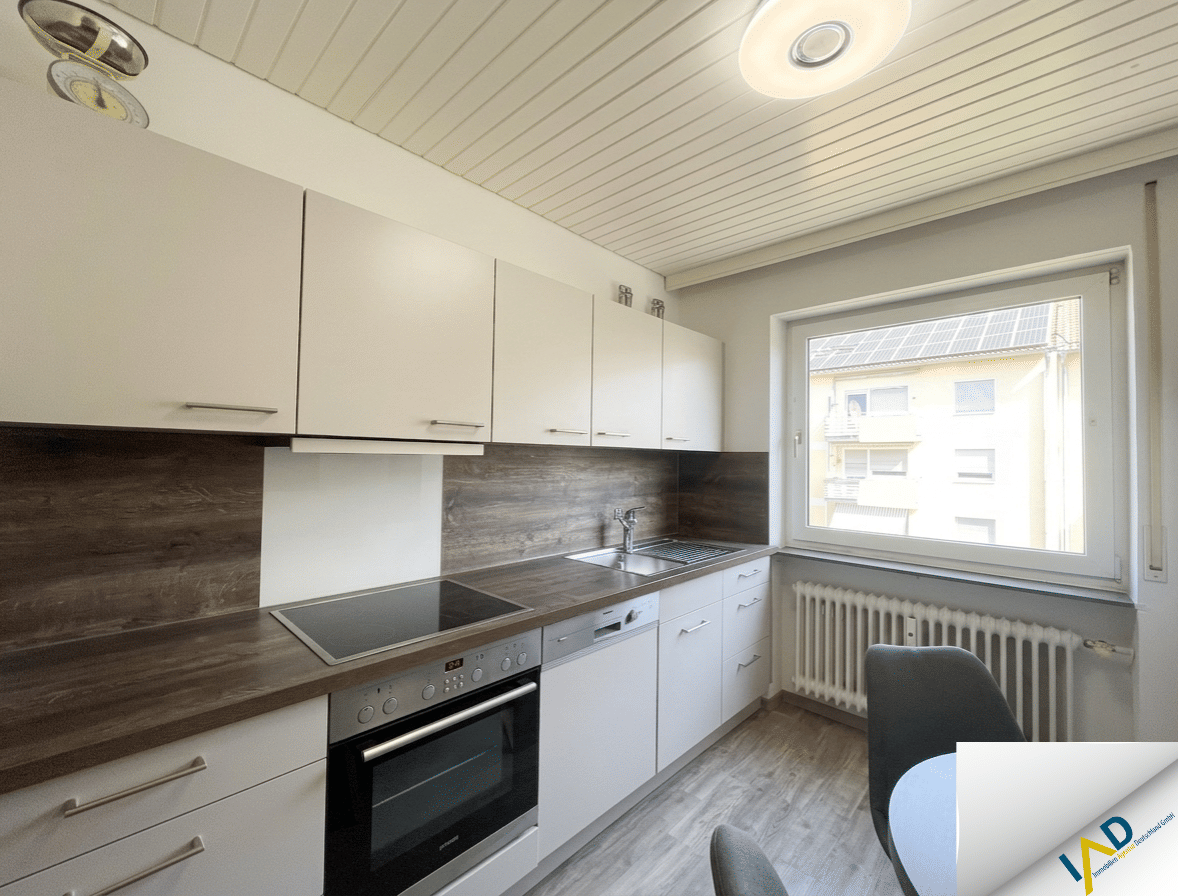 Charmante 3,5-Zimmer-Wohnung mit Garage + Außenstellplatz - sofort bezugsfrei! – Ingolstadt – Vorschaubild 3