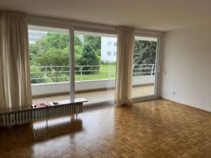 Kölner Süden, rheinnahe, ruhige und helle 3- Zimmerwohnung mit großem überdachten Südostbalkon und TG-Stellplatz – 50999 Köln – Vorschaubild 6