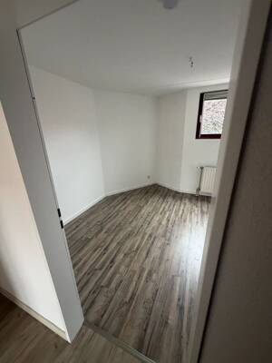 WBS-Wohnung: Schöne 3-Zimmer-Dachgeschosswohnung mit Balkon in Köln-Nippes – 50733 Köln – Vorschaubild 3