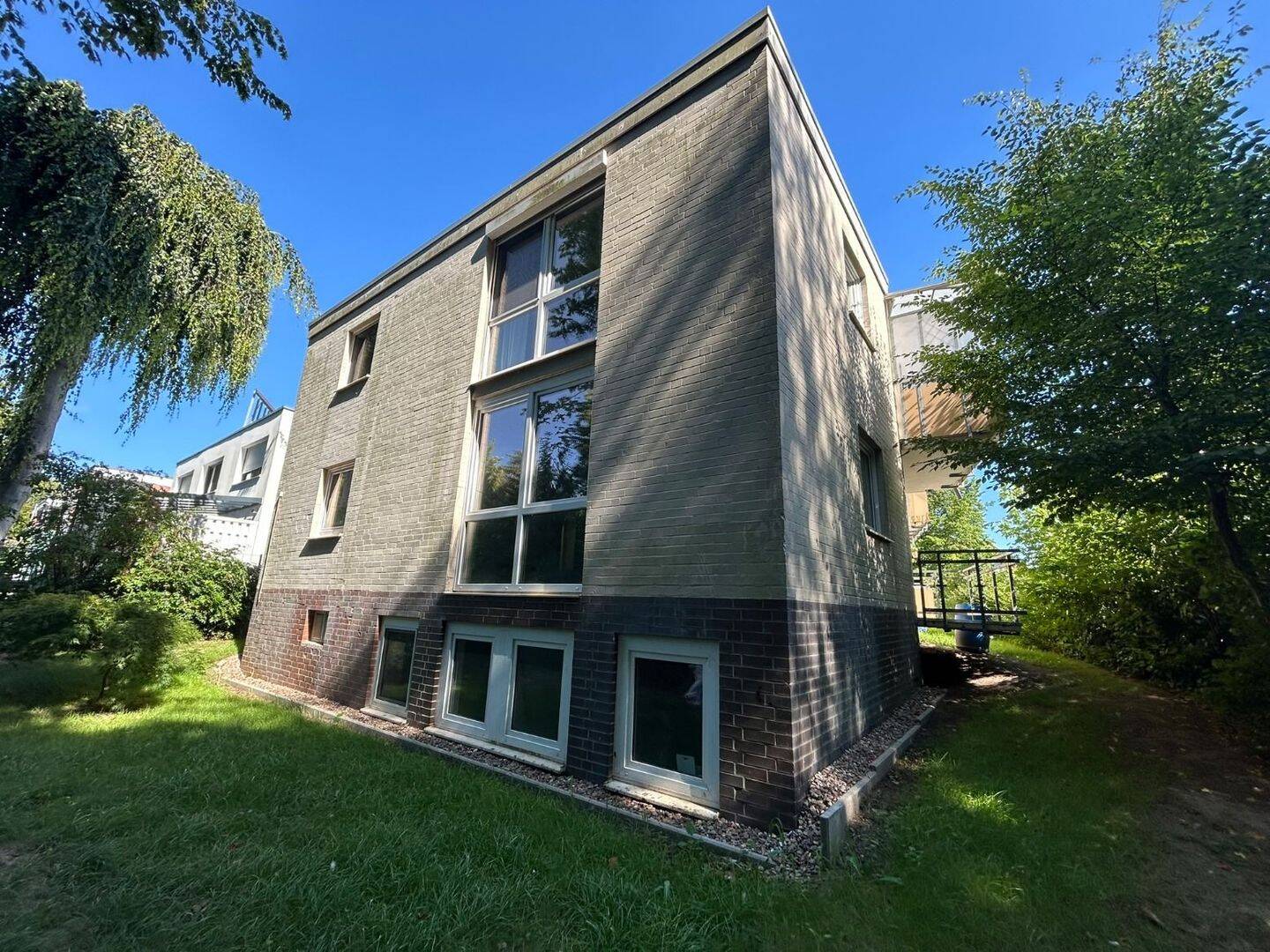 Hochwertige 2-Zimmer-Wohnung mit Blick auf den Meerbach – Nienburg (Weser) – Vorschaubild 2