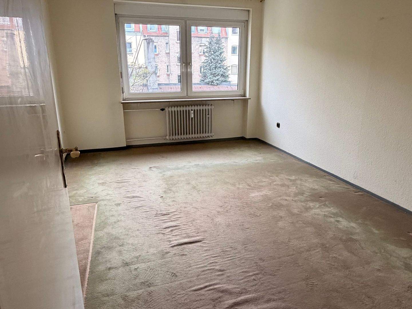 3-Zimmer-Wohnung mit Balkon und Entwicklungspotenzial in Nürnberg – Nürnberg – Vorschaubild 5