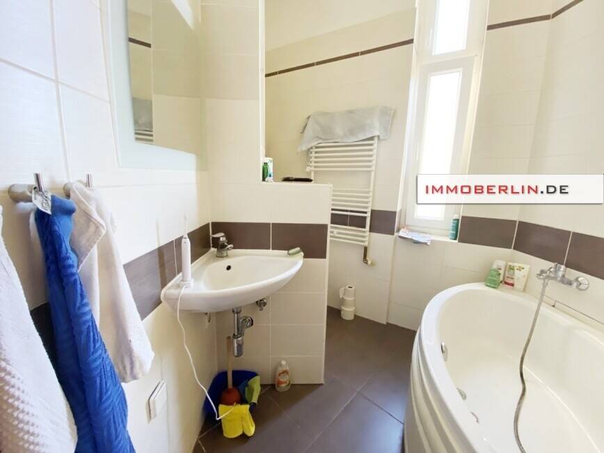 IMMOBERLIN.DE - Wunderbare Altbauwohnung mit Sonnenbalkon & Dachrohling in gefragter Lage – Berlin – Vorschaubild 5