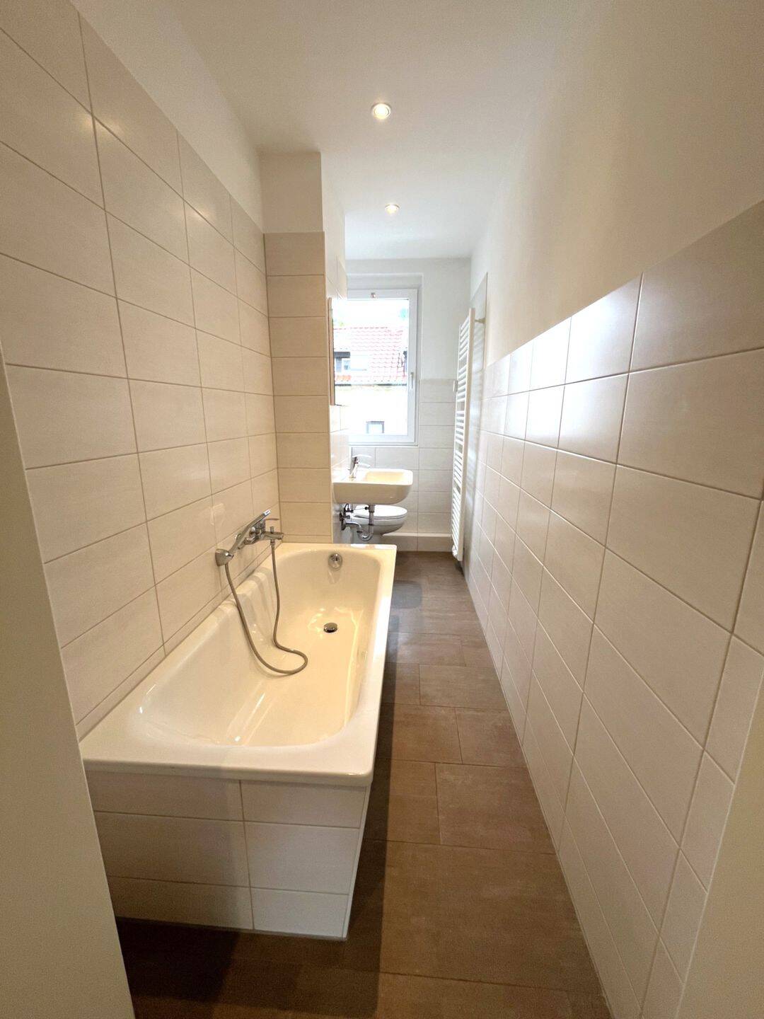 Ihr neues Zuhause auf 60 m² – modernisiert, hell und sofort bezugsfrei + Stellplatz – Rötha – Vorschaubild 2