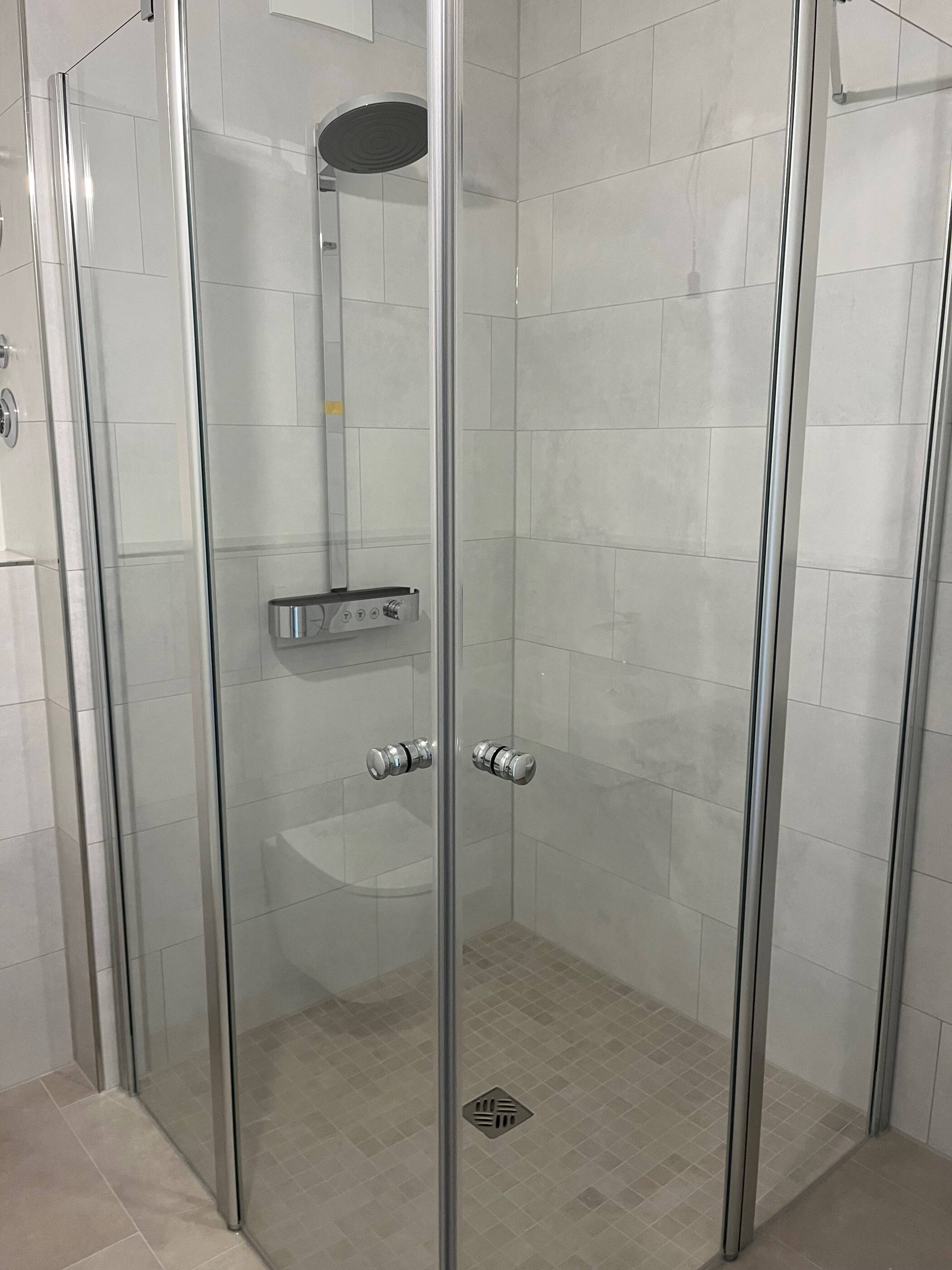 2 Zi.-Wohnung mit Parkett, gr. Balkon, BJ2023 – Hamburg – Vorschaubild 6