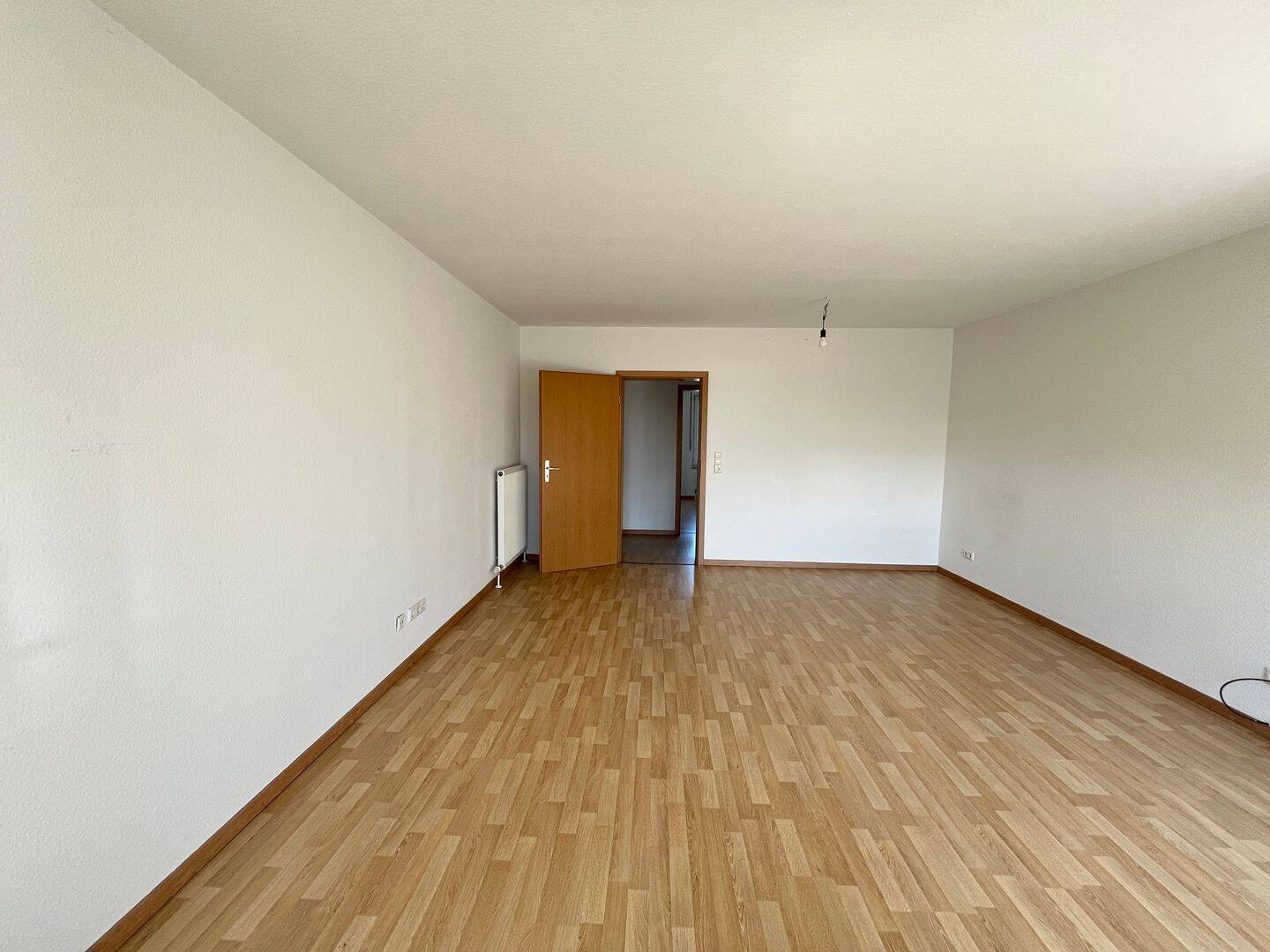 Sonnige Aussichten im 5. Stock - mit Aufzug und Hofblick – Chemnitz – Vorschaubild 4