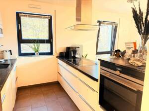 LUXUS PUR-BODENHEIZUNG/KÜCHE/AUFZUG/TIEFGARAGE – 90768 Fürth – Vorschaubild 2