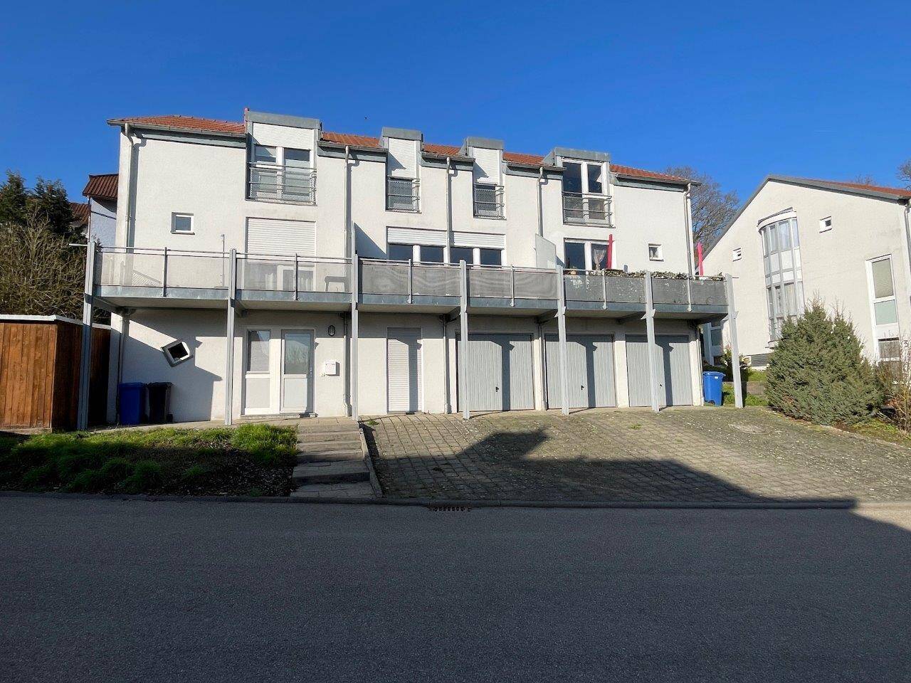 3-Zimmer-Wohnung mit Garage im Reihenhausstil – Creglingen – Vorschaubild 2