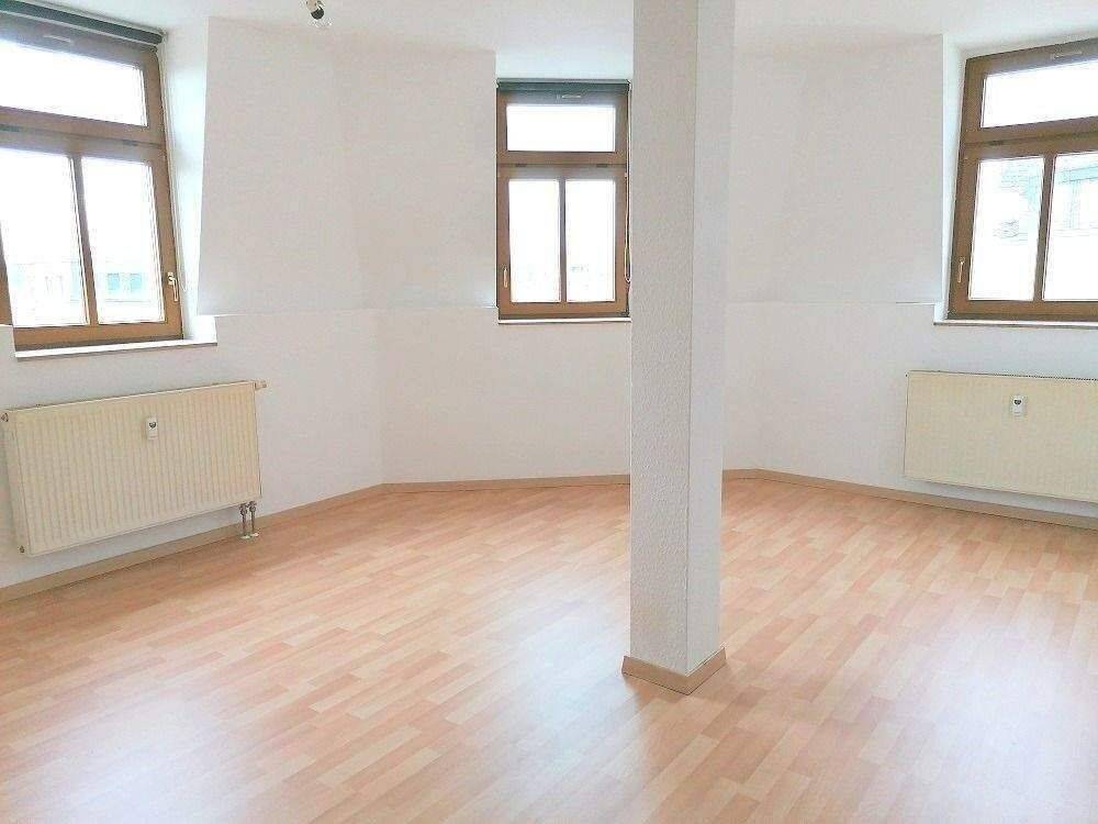 !! NEUE Einbauküche, 2-Zimmer-Dachgeschosswohnung mit Aufzug und Laminat, Nähe Hauptbahnhof !! – Chemnitz – Vorschaubild 4
