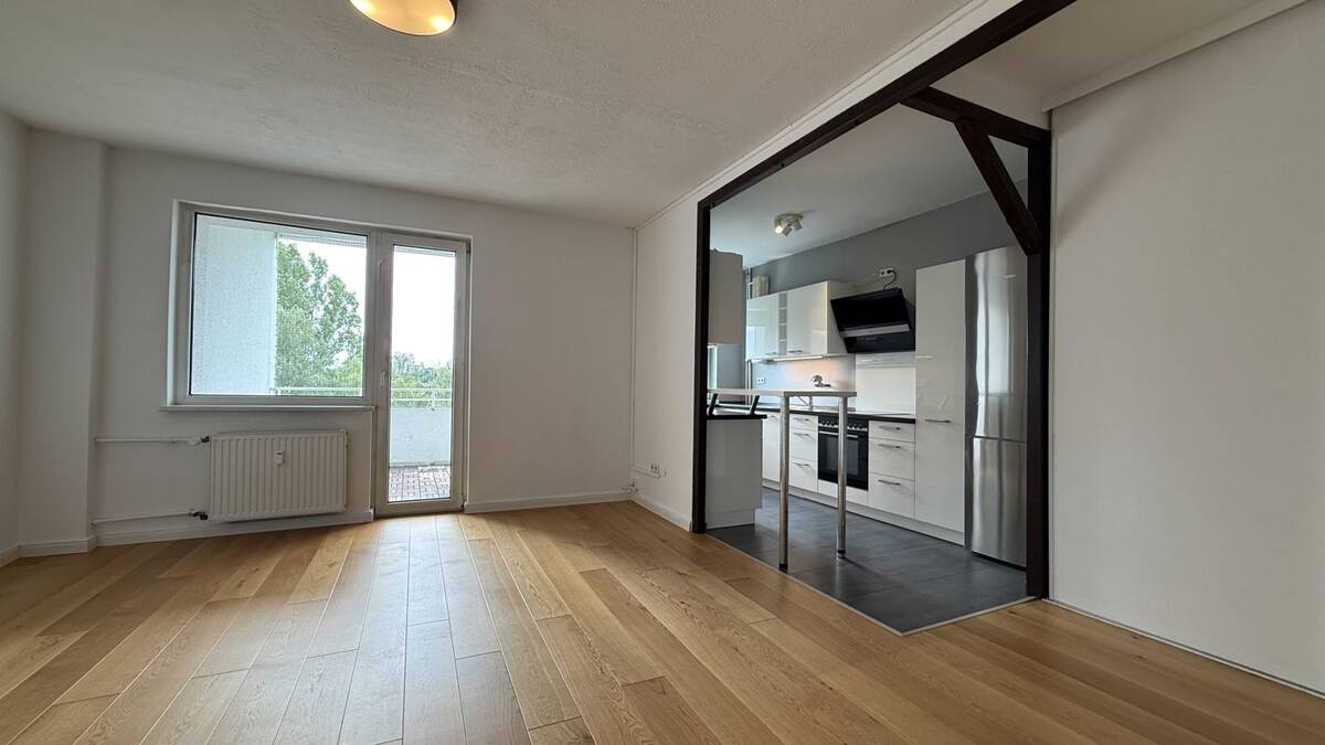 Attraktive 3-Zimmer-Wohnung: Sofort bezugsfertig, mit Südbalkon & Aufzug – 13597 Berlin – Bild 1 von 9