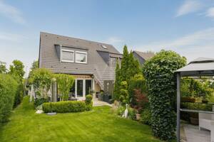 Familienglück in Berlin-Kladow: Haus mit Garten und Ausbaureserve