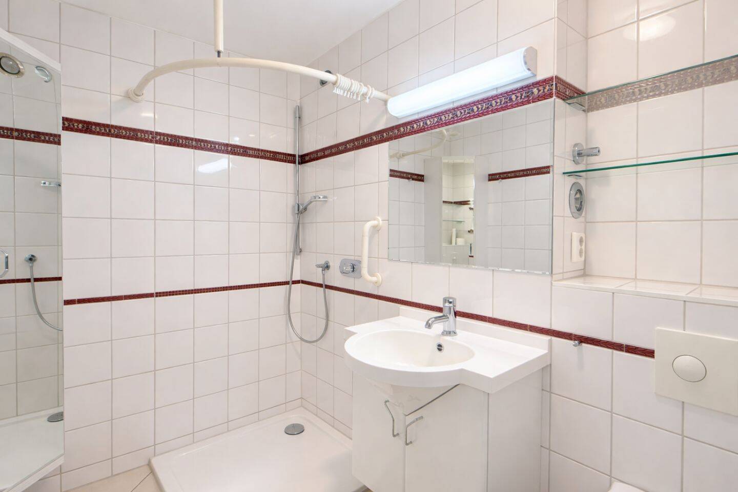 Bezugsfreie 2-Zimmerwohnung mit Stellplatz und großem Gemeinschaftsgarten in Lichterfelde West – Berlin – Vorschaubild 7