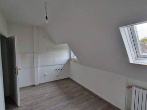 Wohn(t)raum: günstige 1,5-Zimmer-Dachgeschosswohnung in modernisiertem 3-Familienhaus – 44359 Dortmund – Vorschaubild 3