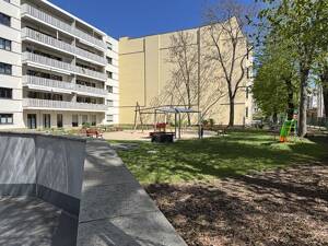 Familienglück im Wilhelmeck! Sonnige 4-Zimmer-Eigentumswohnung mit Balkon, Keller und Tiefgaragenstellplatz! – 39108 Magdeburg – Vorschaubild 7