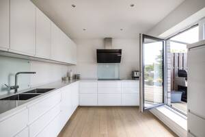 Modernes Penthouse mit Dachterrasse, Licht und Linie – 22455 Hamburg – Vorschaubild 5