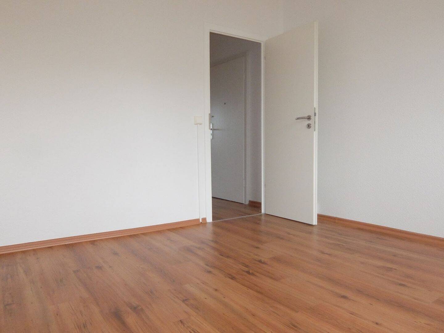 Entspannt wohnen am Stadtpark: Saniertes Zuhause mit Balkon und Wohlfühlbad – Chemnitz – Vorschaubild 7