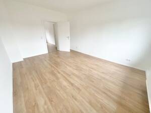 Lichtdurchflutete 2-Zimmer-Wohnung mit großer Küche! – 45355 Essen – Vorschaubild 3
