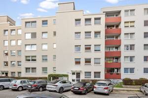 Über den Dächern des Generalsviertels: 4-Zimmer-Wohnung mit Aufzug und Loggia