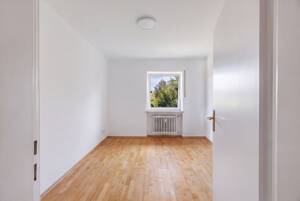 Großzügige 4-Zimmerwohnung mit viel Potenzial und 2 Balkonen – 80686 München – Vorschaubild 5
