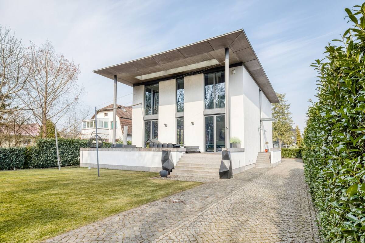 Exklusives Architektenhaus für höchste Ansprüche in ruhiger Lage an der Mittelheide – 12623 Berlin – Bild 1 von 9