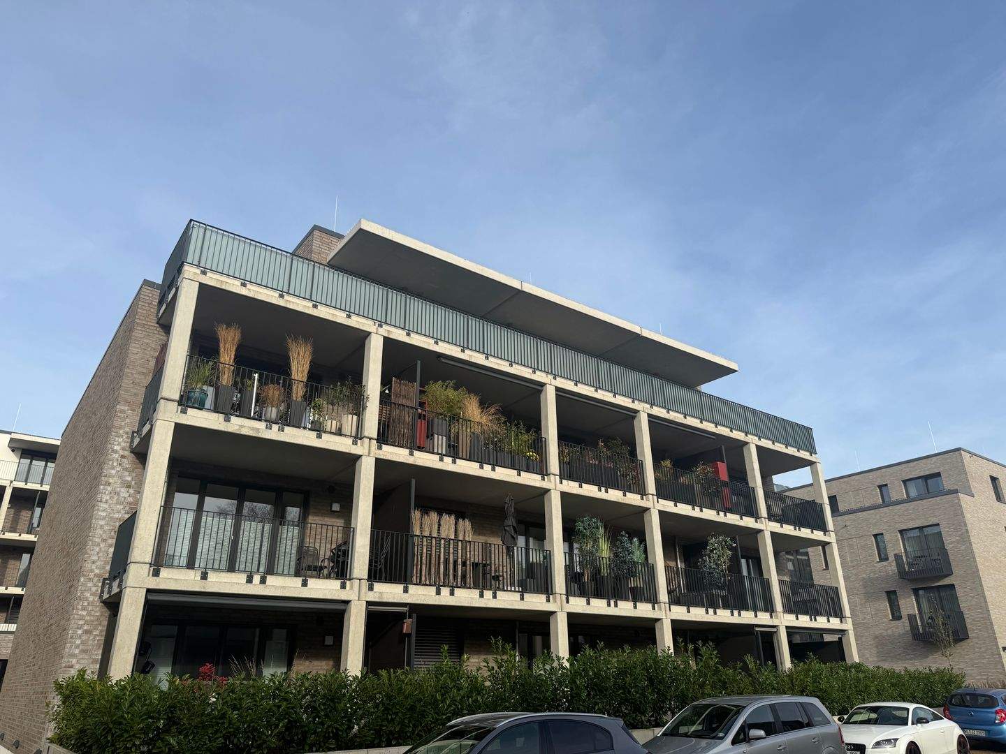 Hübsche 3-Zimmer-Eigentumswohnung- neuwertig, barrierefrei mit Terrasse und kleinem angelegten Garten- nahe der Eilenriede mit vielen Extras z.B.EBK – Hannover – Bild 1 von 9