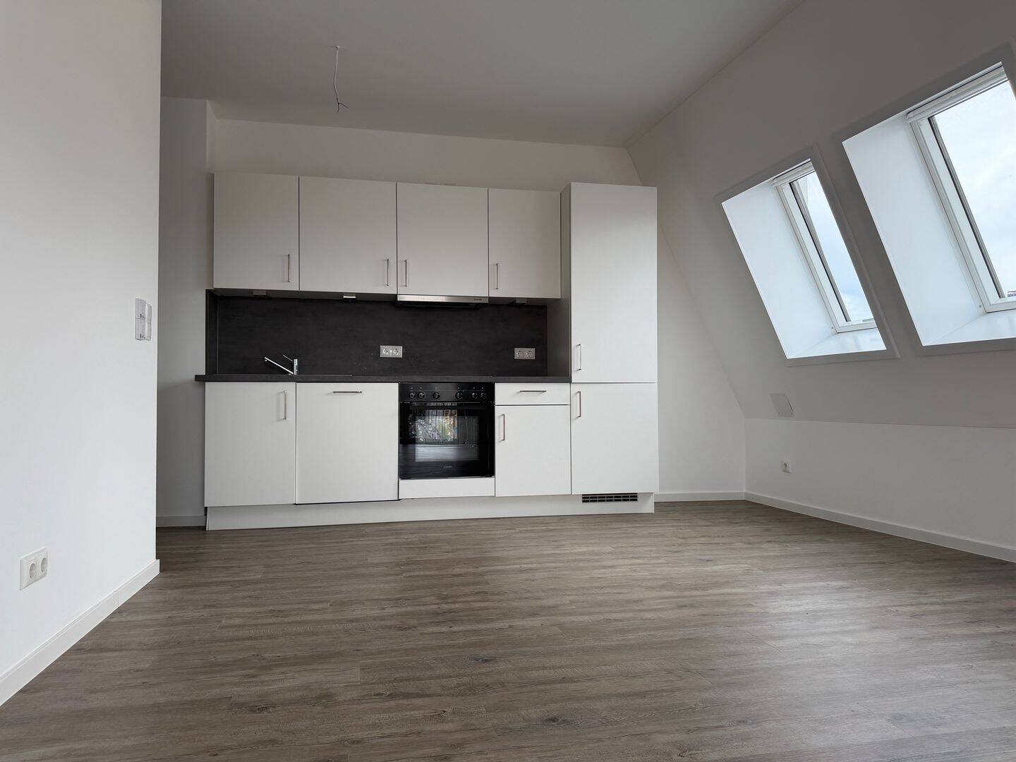 Helle 2-Zimmer-Wohnung mit EBK