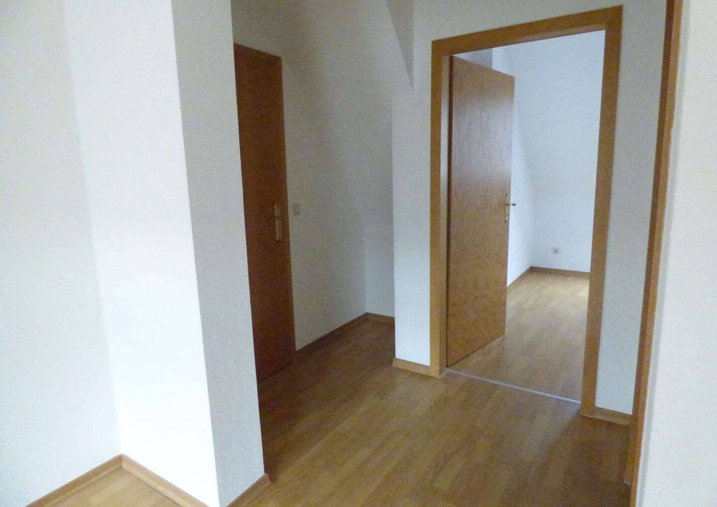 Nachmieter gesucht ab 1.7. / EBK* ! lichtdurchflutete Zimmer - offene Küche – Chemnitz – Vorschaubild 5