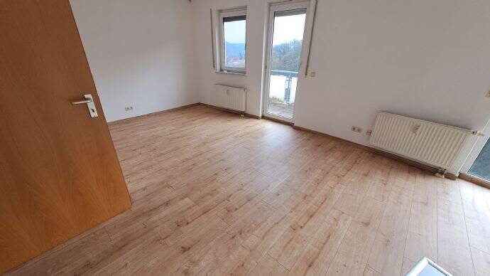 Schicke 1 Raum Wohnung mit Balkon und schöner Aussicht – Freital – Vorschaubild 4