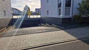 Traumhafte Etagenwohnung in nicht duplizierbarer Lage zum Nordpark gelegen ! Gemütliche Terrasse und 2 Stellplätze ! – 41179 Mönchengladbach – Vorschaubild 5