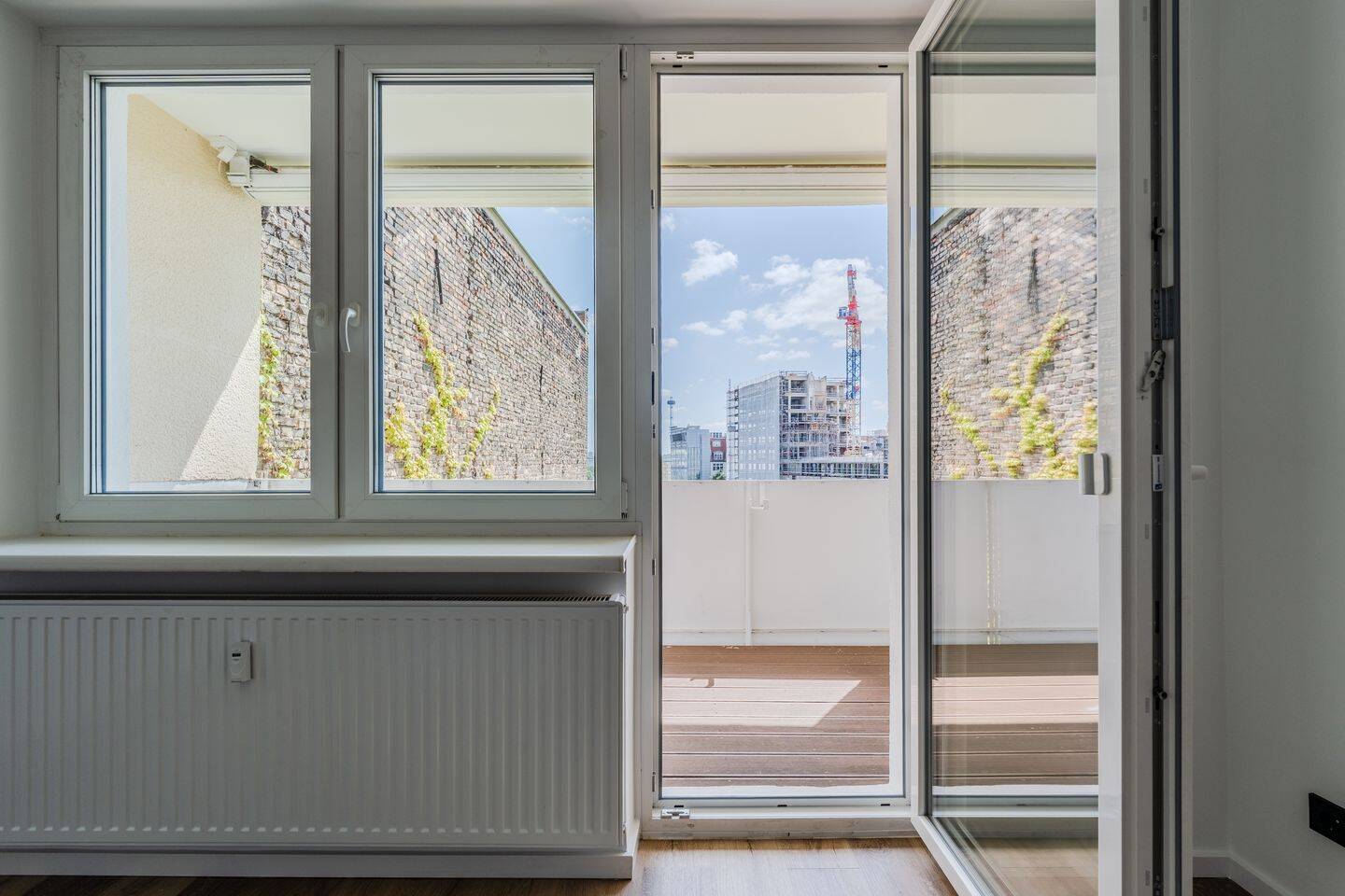 Sonnenbalkon trifft Kudamm-Blick - Hochwertig modernisierte 4 Zimmerwohnung ! – Berlin – Vorschaubild 4