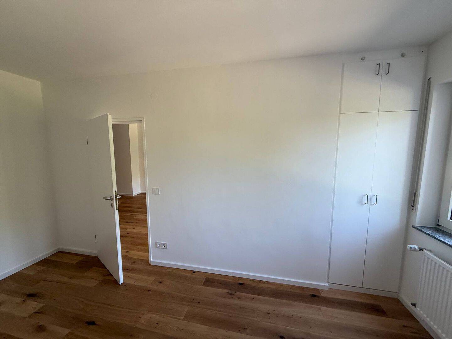 Trier Bernhardstraße | 2 ZKB | Erstbezug nach Sanierung | Neues Bad & neue Küche | Neue Bodenbeläge I TG-Stellplatz | Aufzug | Abstellraum – Trier – Vorschaubild 4