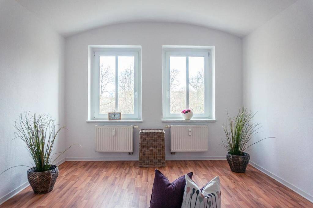 3-Raum-Wohnung mit Balkon in begrünter Wohnlage – Chemnitz – Vorschaubild 3