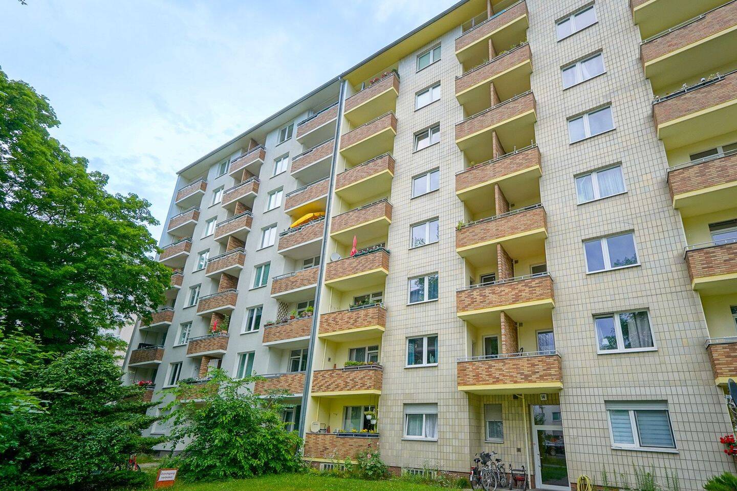 Stilvolle 2 ZI. Residenz in Charlottenburg inkl. Südwest-Balkon und idyllischem Blick ins Grüne – Berlin – Vorschaubild 3