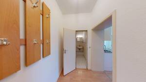 ALTBAU-CHARME TRIFFT CITY-LAGE: 1,5 ZIMMER WOHNUNG MIT EINBAUKÜCHE – 40215 Düsseldorf – Vorschaubild 2