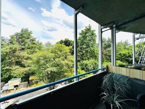 Balkonblick ins Grüne: 2-Zimmer-Wohnung in Erlangen