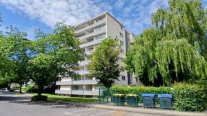 Attraktive Dreizimmerwohnung mit Aufzug und zwei Balkonen