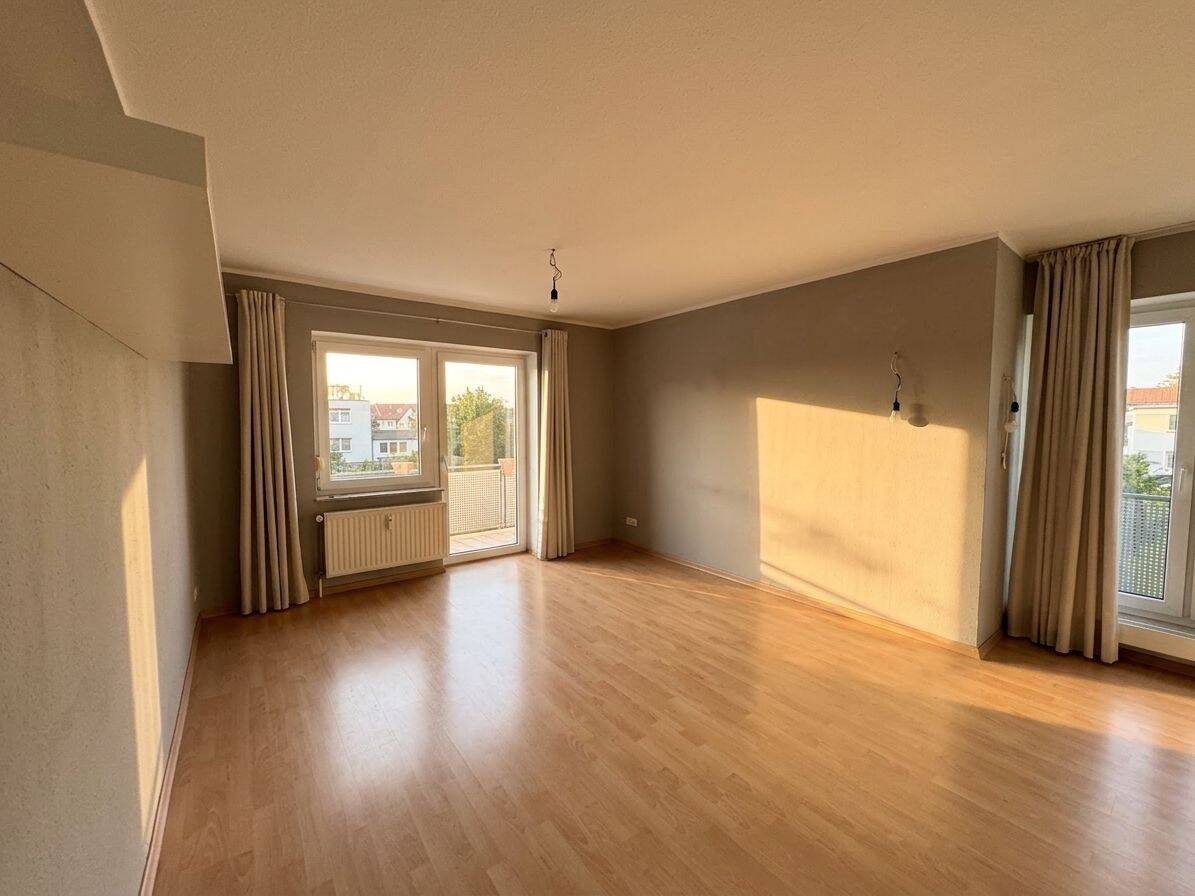 ++ Freie 3-Raum-Wohnung mit Balkon & Carport-Stellplatz in grüner Lage Leipzigs ++ – Leipzig – Vorschaubild 2