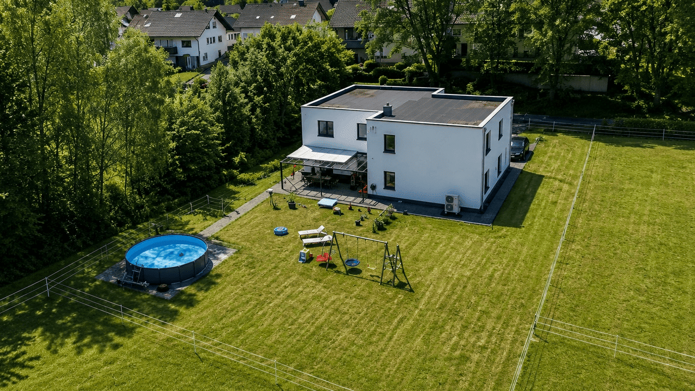 Moderne Stadtvilla in ruhiger Alleinlage - 2.500 m² Grundstück am Waldrand – Altenkirchen (Westerwald) – Vorschaubild 2