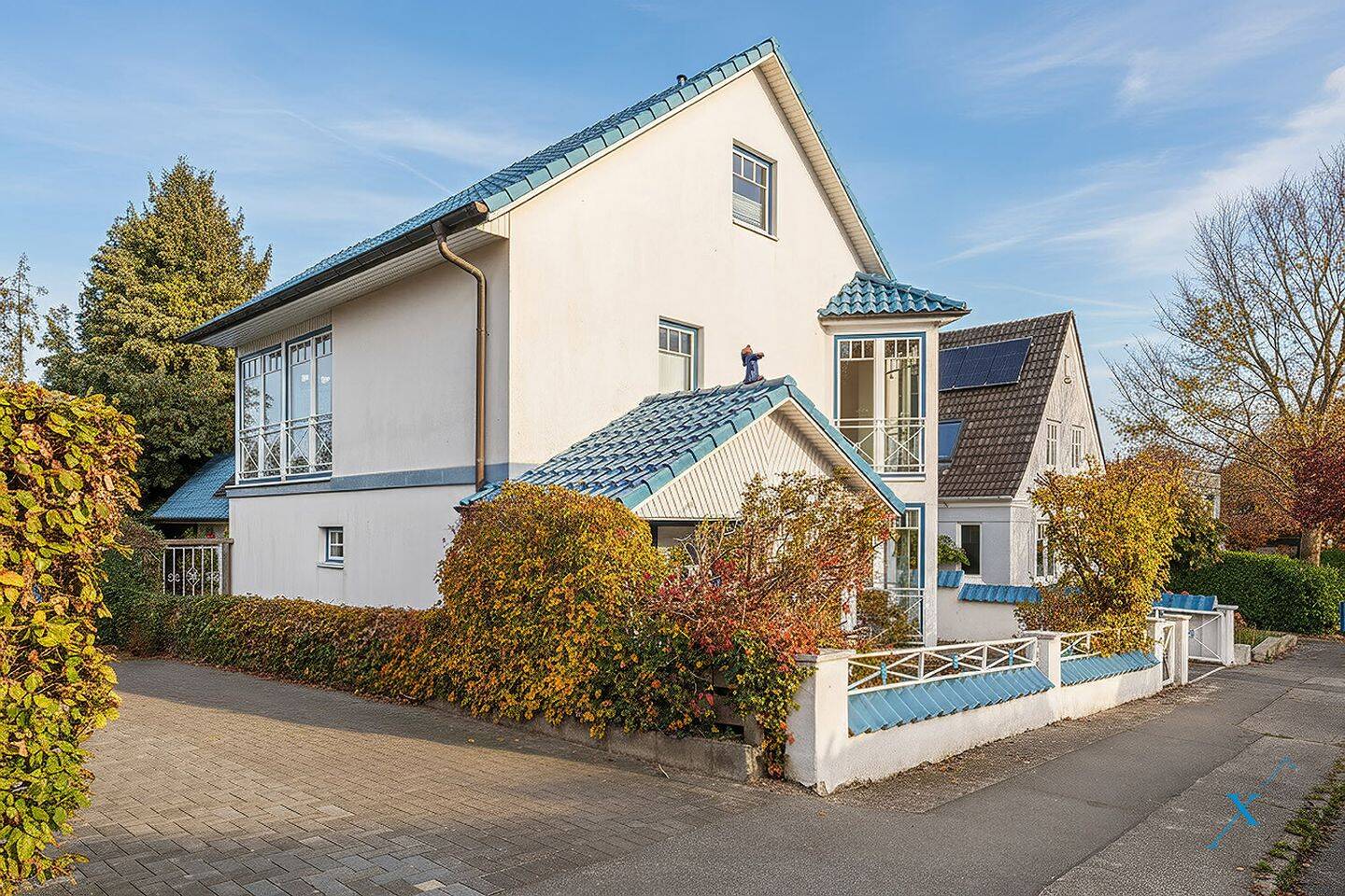 Großzügig. Offen. Besonders. - Einfamilienhaus mit fließenden Übergängen und eingewachsenem Garten – Flensburg – Bild 1 von 9