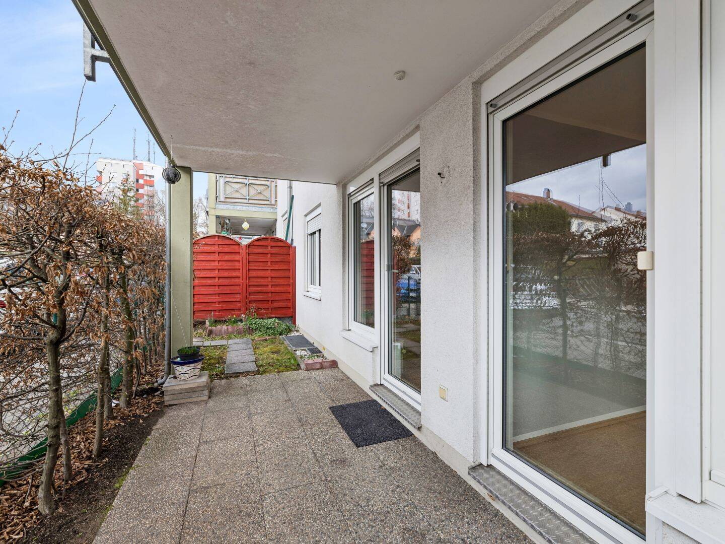 Schöne 3-Zimmer-Erdgeschoss-Wohnung mit Terrasse und TG-Stellplatz in Nürnberg-Eibach – Nürnberg – Vorschaubild 2