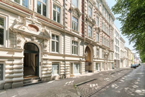 Über den Dächern Altonas: 130 m² Denkmal-Penthouse mit Elbblick & zwei Sonnen-Terrassen! – 22767 Hamburg – Vorschaubild 2