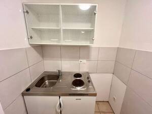 Großzügige 1-Zimmer-Dachgeschoss-Wohnung Saniert mit Aufzug und Stellplatz – 24103 Kiel – Vorschaubild 6