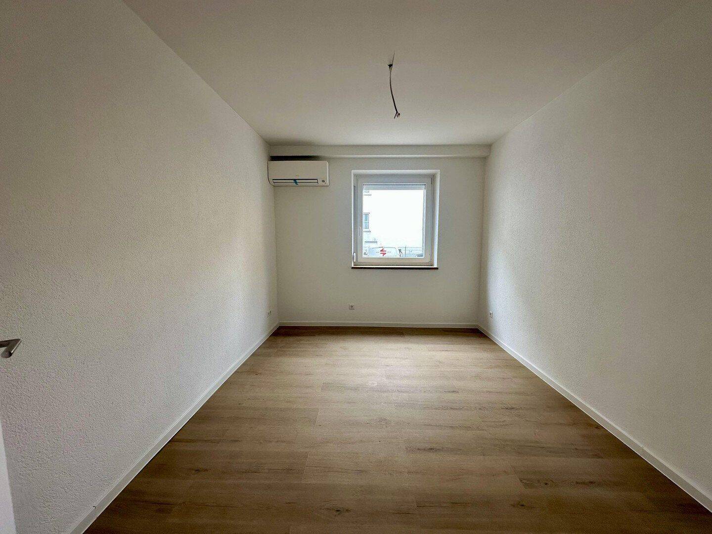 Modernes Wohnen nach Sanierung - 2-Zimmer-Wohnung mit neuer Einbauküche – Heilbronn – Vorschaubild 2