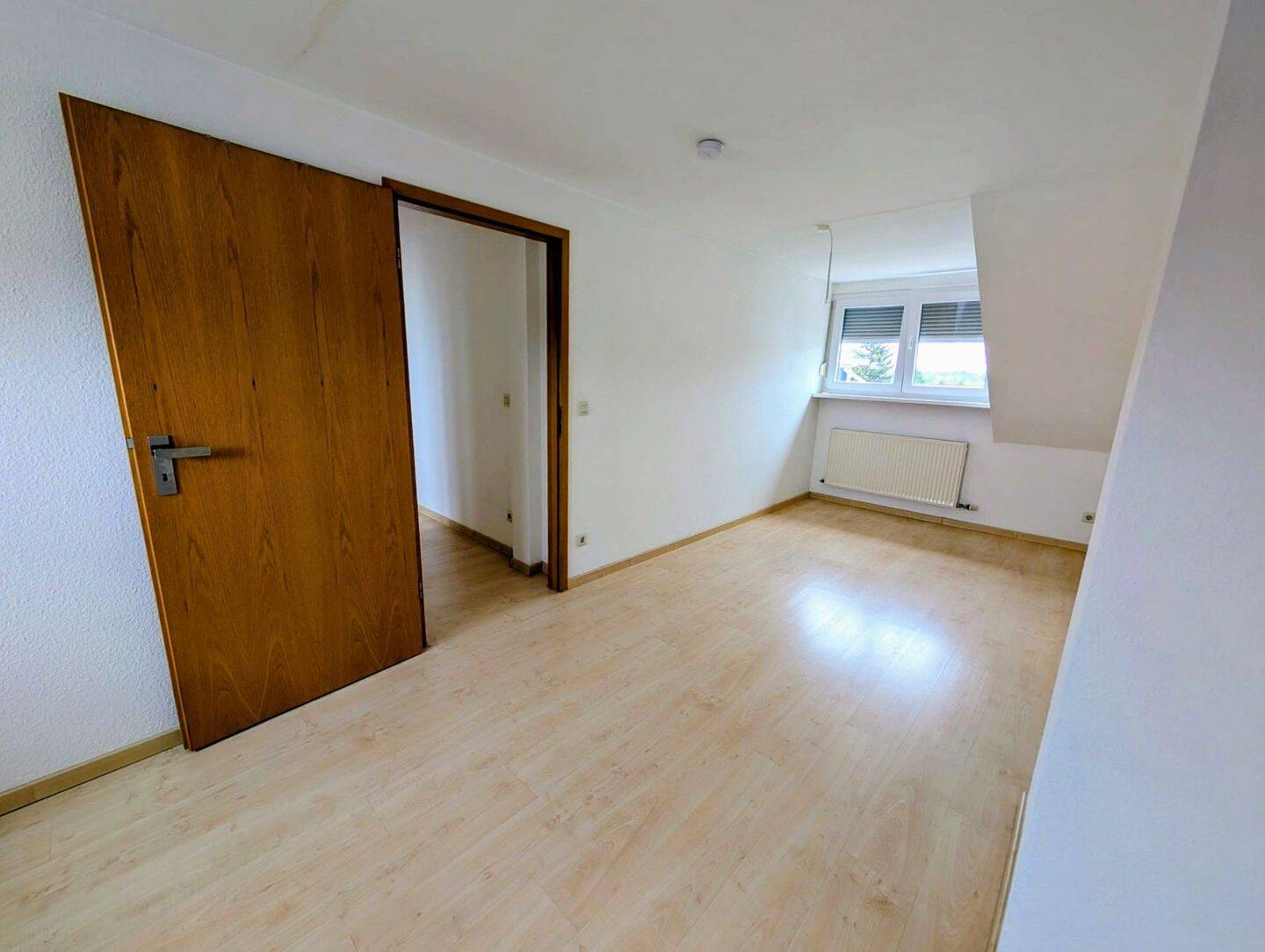 Attraktive, helle 3 Zimmer-DG Wohnung, 88qm, in Kleinreuth b. Schweinau, von privat – Nürnberg – Vorschaubild 7