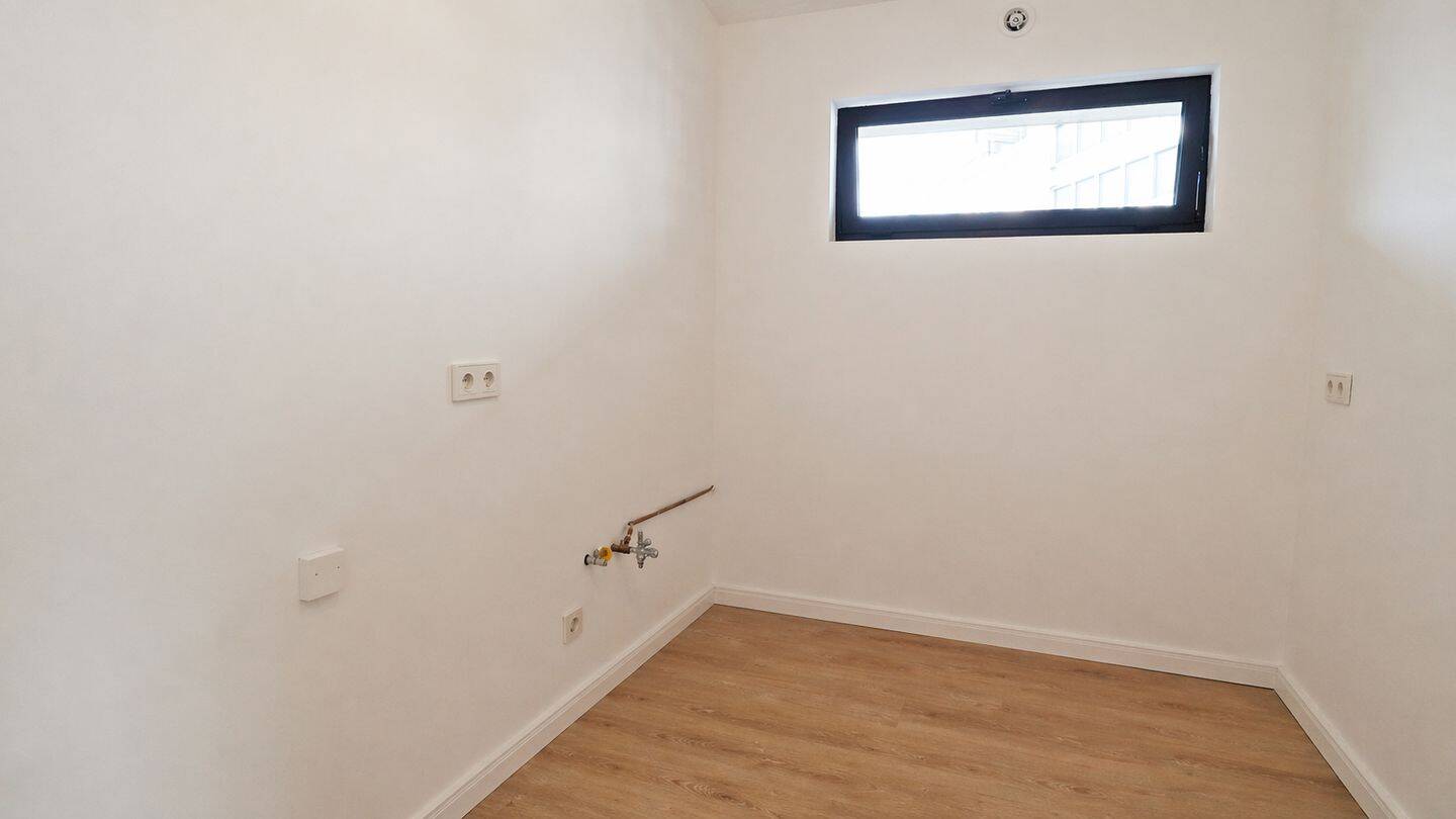 Charmante 3-Zimmer-Wohnung mitten im Herzen der Stadt – Düsseldorf – Vorschaubild 7