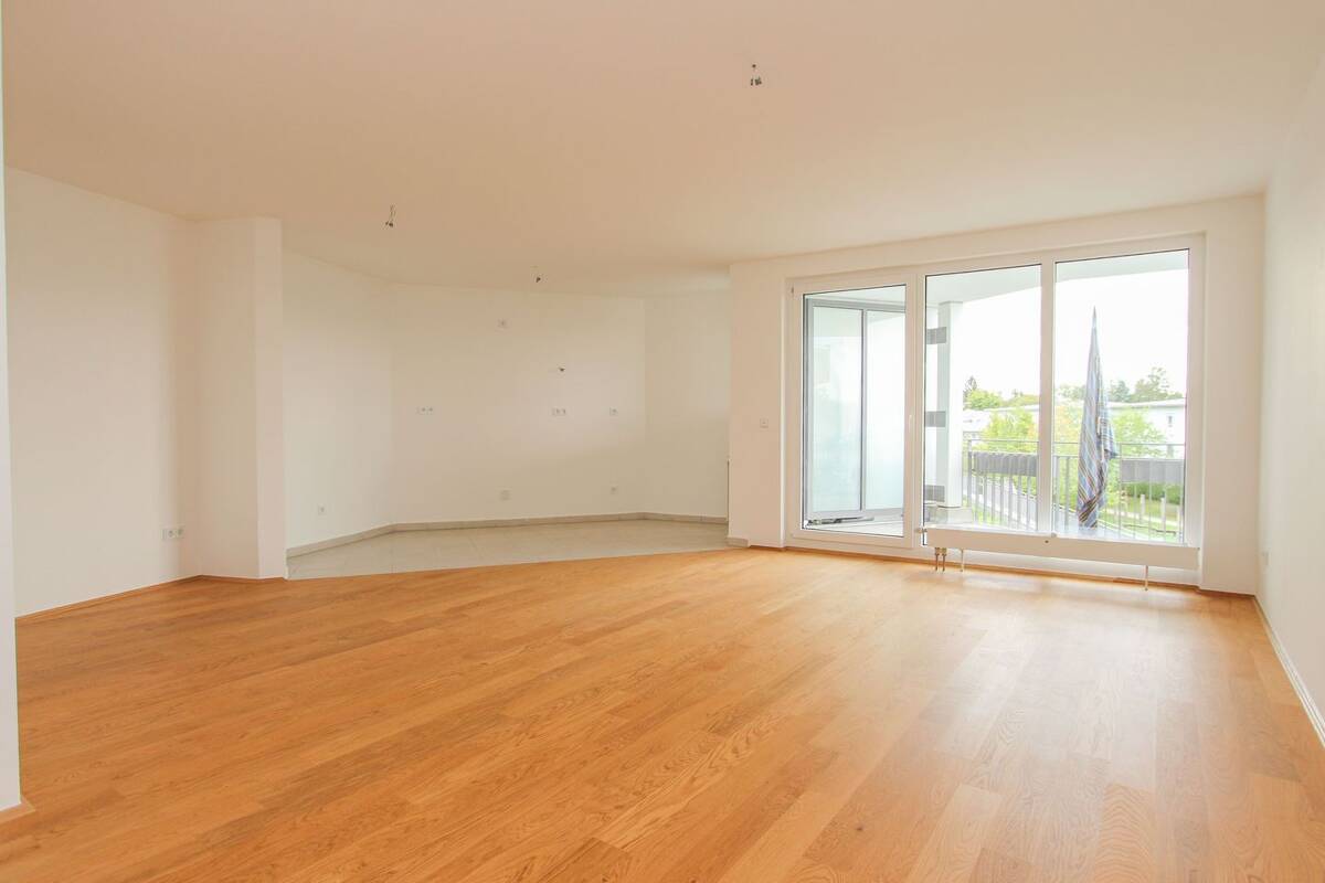 Gut geschnittene 4-Zimmer-Wohnung mit Balkon – 81245 München – Bild 1 von 8