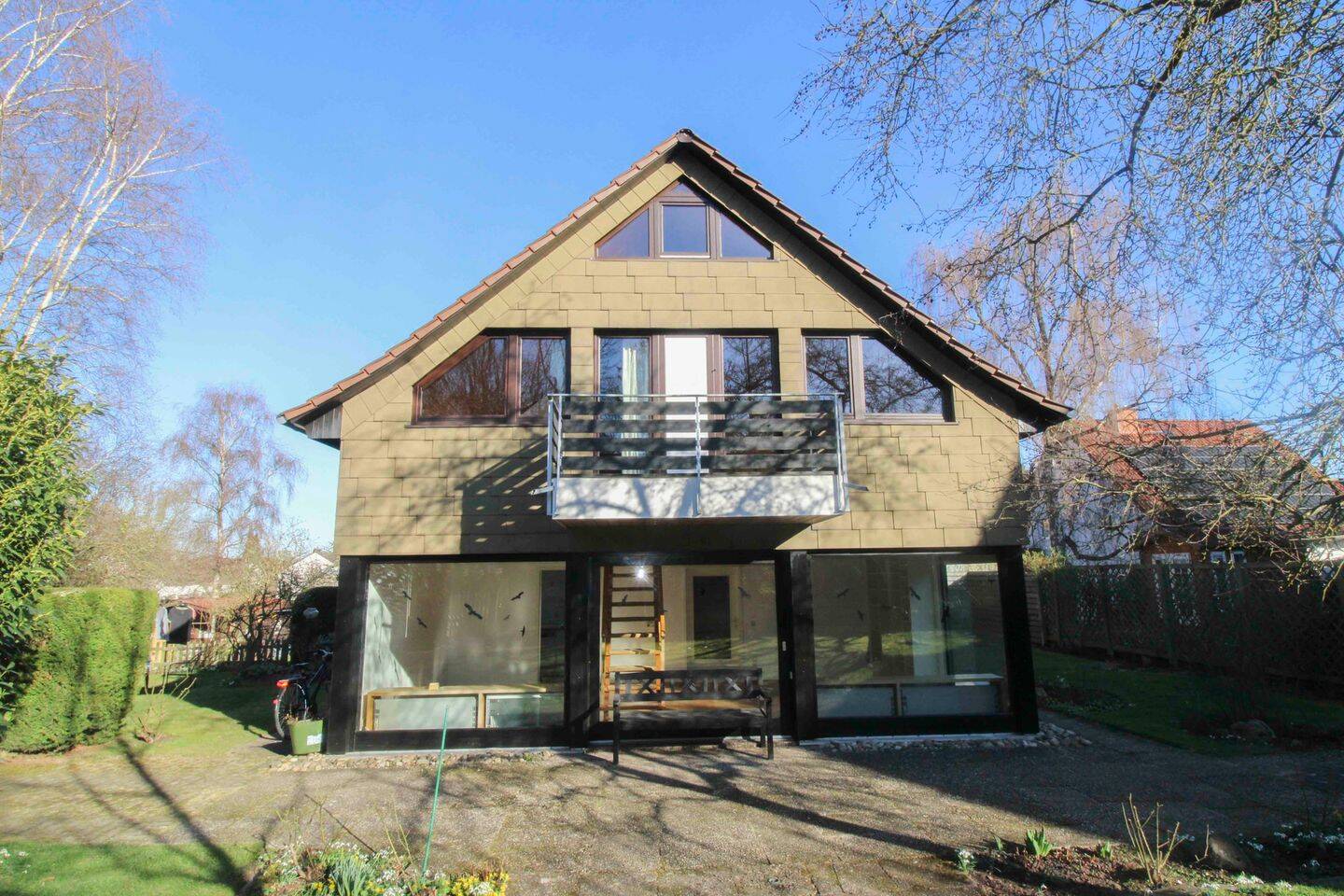 Charmante Doppelhaushälfte mit Garten, Balkon, Garage, zentral in Kassel-Harleshausen zu verkaufen – Kassel – Bild 1 von 7