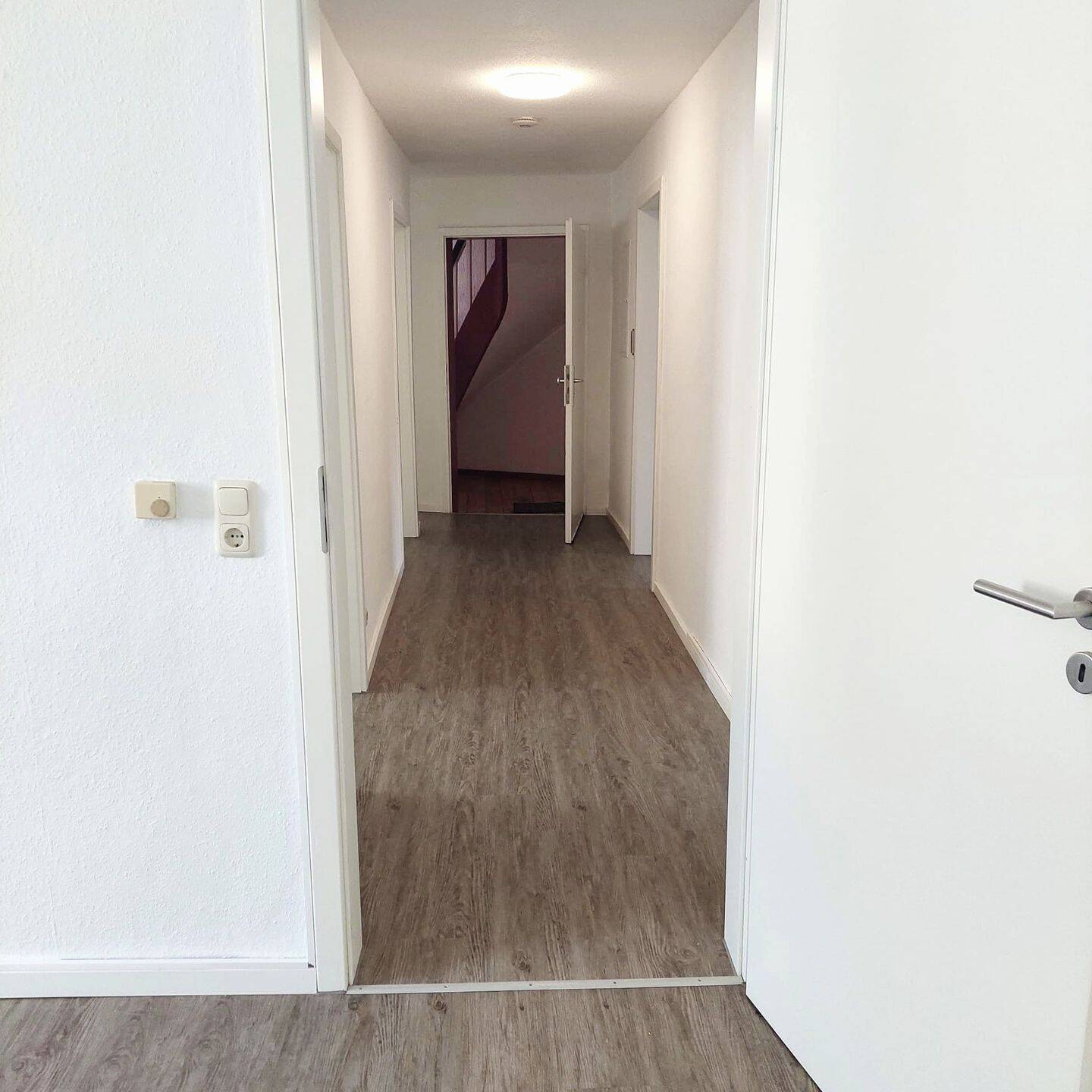 Sehr schöne 4-Zimmer Altbauwohnung (ca. 90qm) im Herzen Nürnbergs! – Nürnberg – Vorschaubild 2